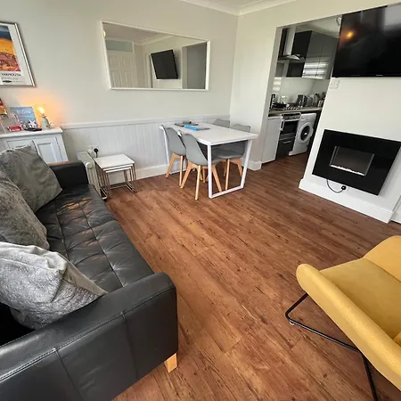 Beachcomber Sunbeach: Pet-Friendly Chalet with Club Access Scratby Exterior photo